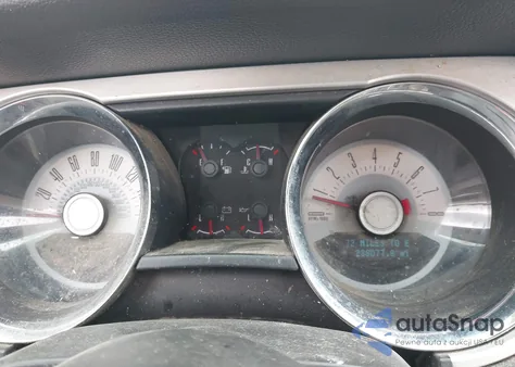 2011 Ford Mustang V6 Premium z USA, uszkodzony, nr VIN 1ZVBP8EM6B5109130